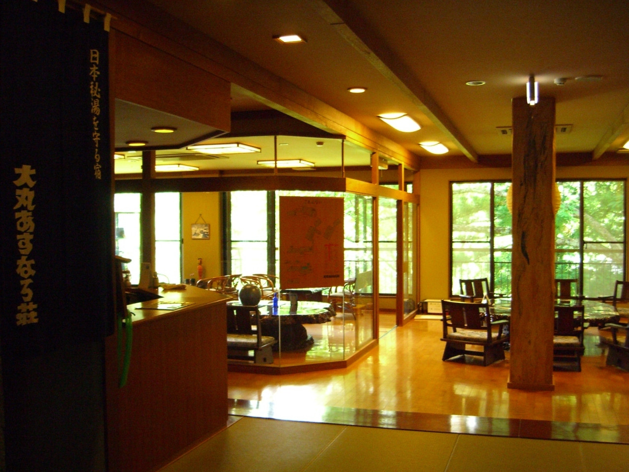 川床から湧き出る自噴泉甌穴岩風呂がスゴイ！4067056