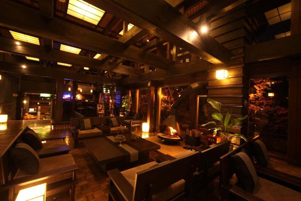 露天風呂付き客室もあるレトロモダンなお宿3913608