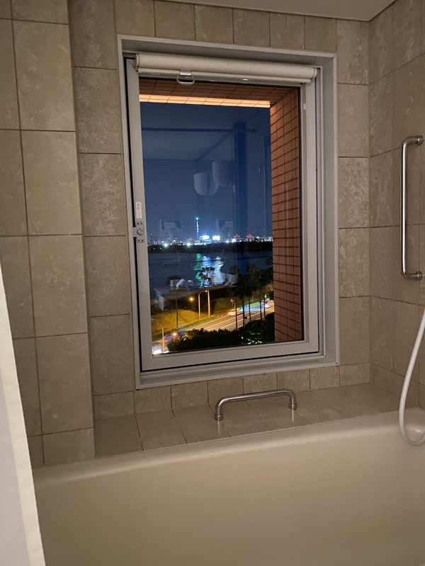 部屋の風呂から見えたスカイツリー