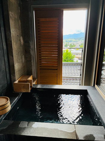 「松本十帖 松本本箱」 その他 184688799 ◎部屋にある源泉掛け流しの露天風呂も広い。