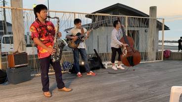 ビーチバー / 10