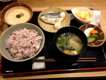 「美松」料理 597603 麦とろ定食サバ焼付1050円