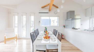 客室内のダイニングエリア / 11