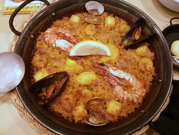 「スペイン料理銀座エスペロ みゆき通り店」料理 699107 魚介類のパエリア