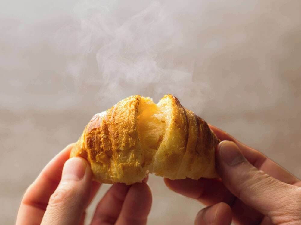 焼き立てクロワッサン