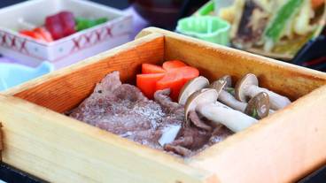 食事・飲み物 / 12