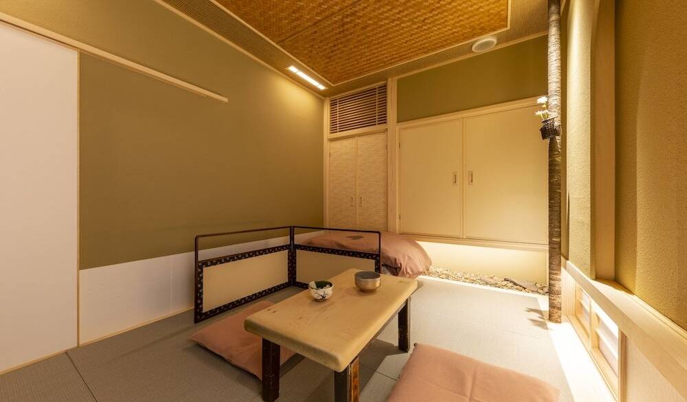 こぢんまりとした
茶室のような客室 / 5