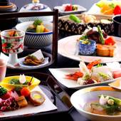 京都　嵐山温泉　渡月亭（京都府 高級旅館）：季節の食材を使い、経験豊かな料理人が仕上げた料理が勢ぞろい。内容は月ごとに替わるので、訪れる度に新たな発見がありそう。 / 3