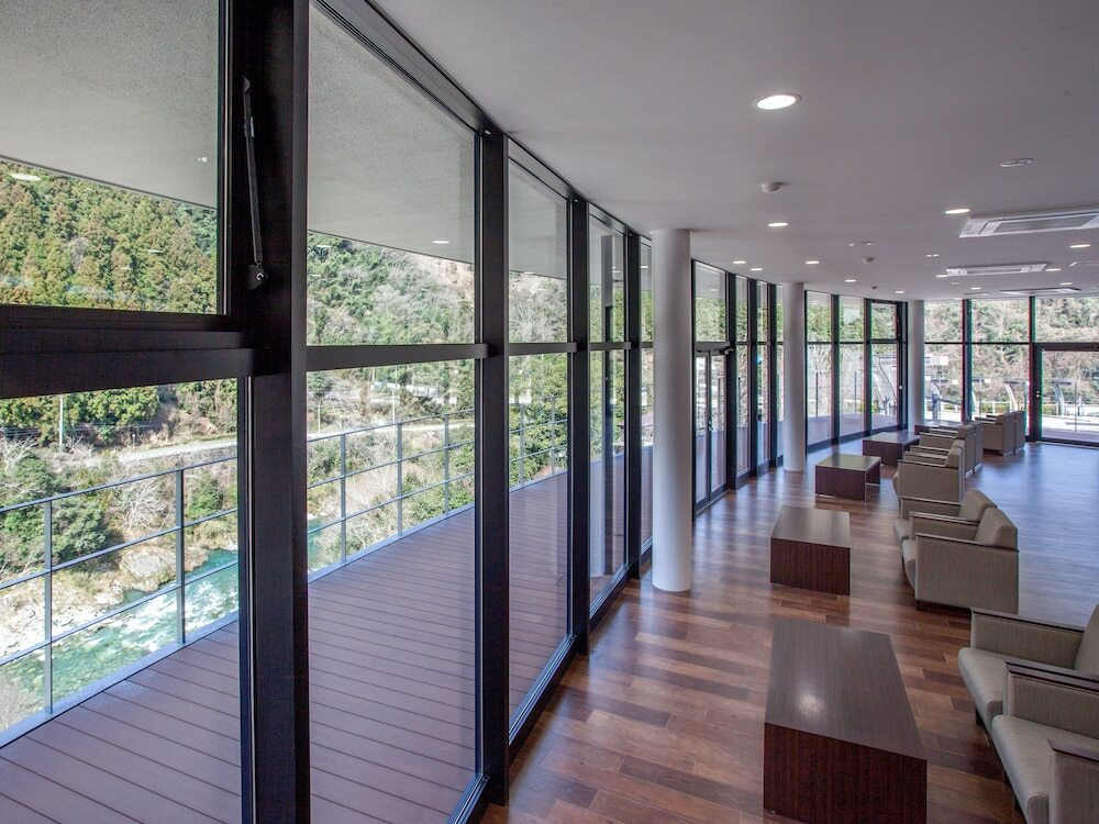 ロビーラウンジ