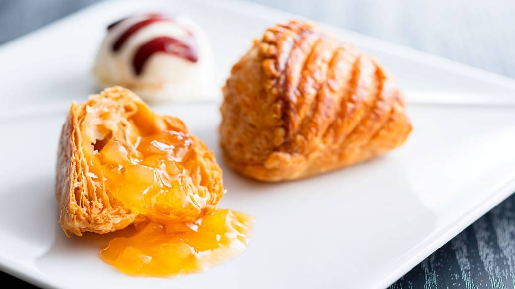 季節のデザート アップルパイ / 4