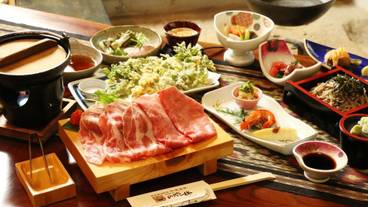 食事・飲み物 / 3