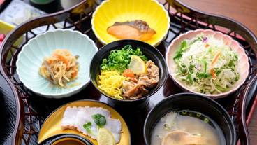 食事・飲み物 / 3