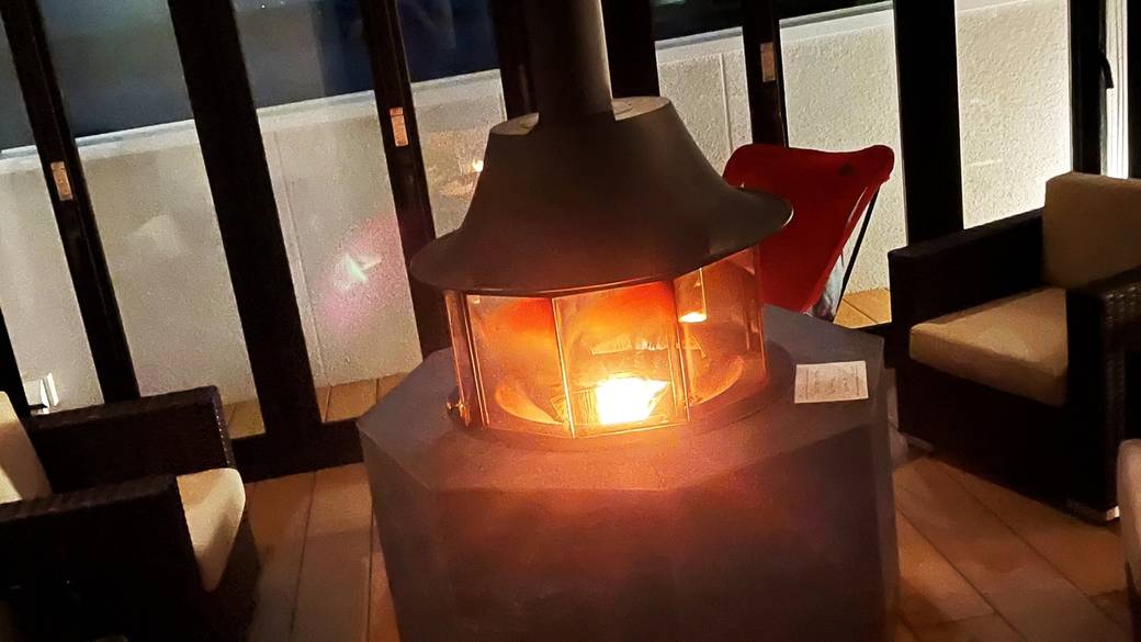 バースペースの暖炉 / 1