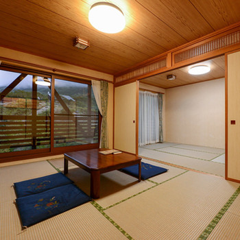 人里離れた温泉郷に建つ癒しの宿3745758