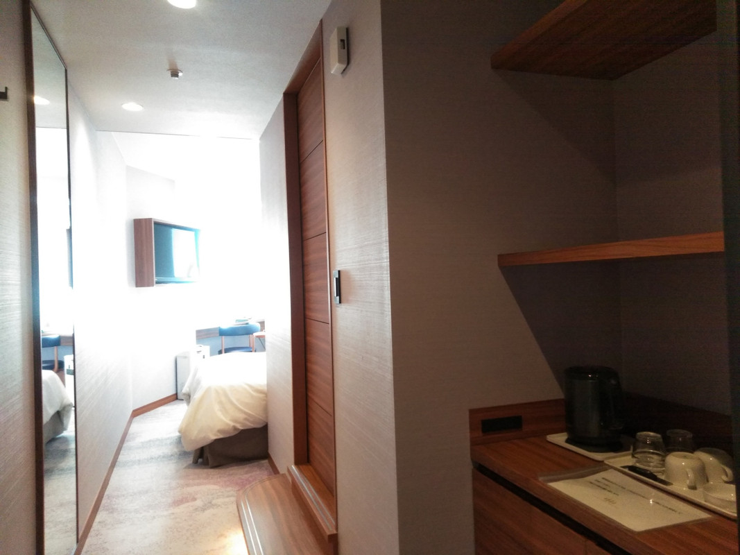 廊下側から見たスタンダードダブルです。