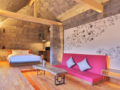 翡翠巣 KAWASEMINOSU（MUKAKA VILLA） / 1