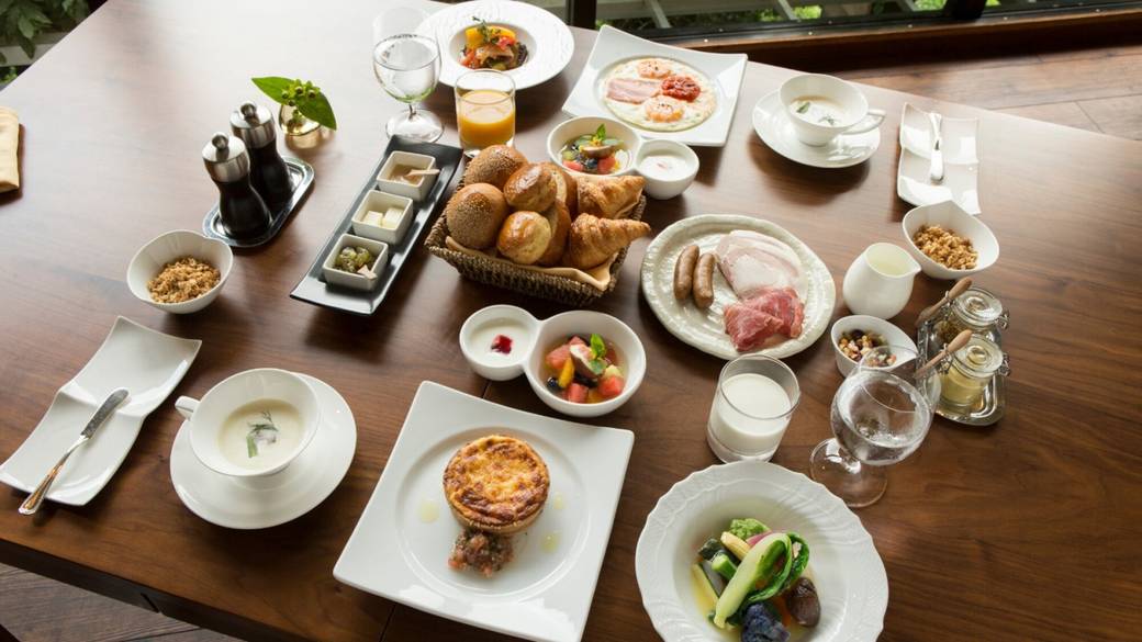 コース仕立ての朝食で
オーベルジュの朝を体感 / 1