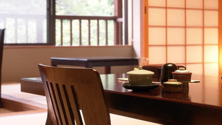 続き間の広々とした客室 (和室) <禁煙>