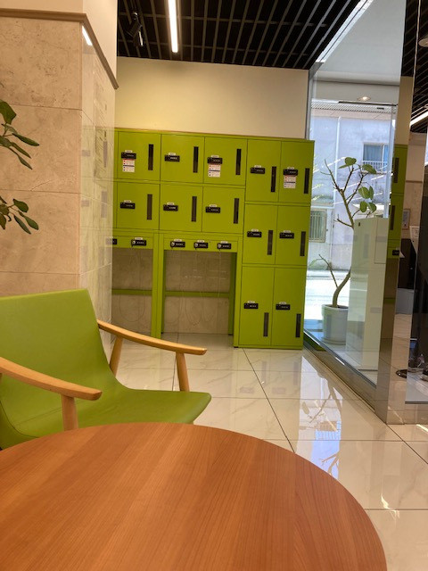 荷物を預けるロッカー