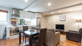 アパートメント 1 ベッドルーム (Downstairs)