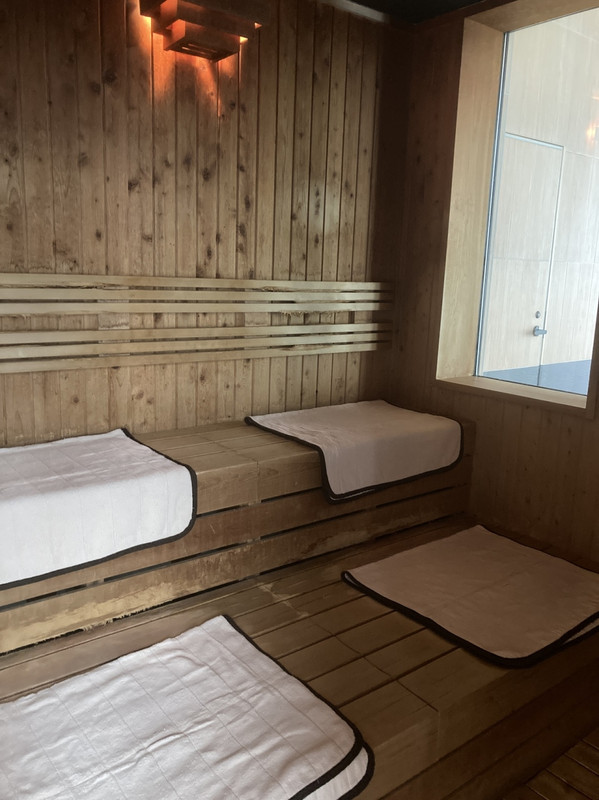 サウナでととのえます。