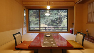 和室10畳、ベットルーム、専用露天風呂付客室