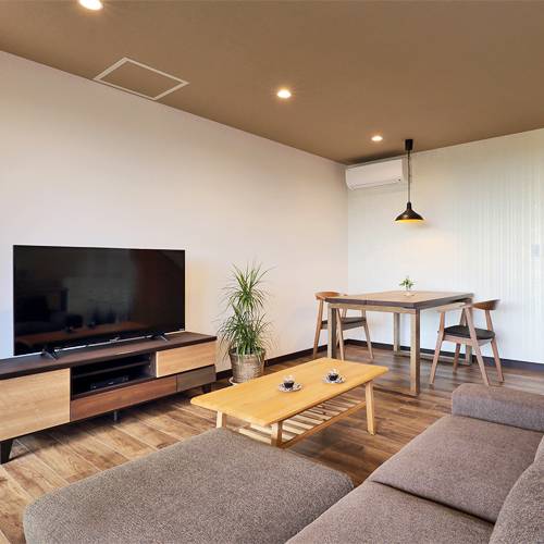 客室1階リビング一例 / 5