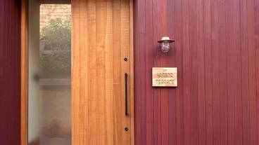 施設の入り口 / 12