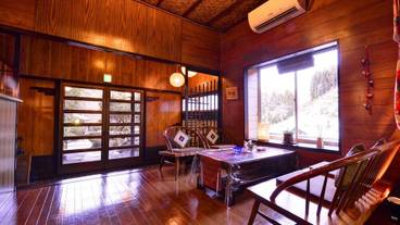 内部エントランス / 2