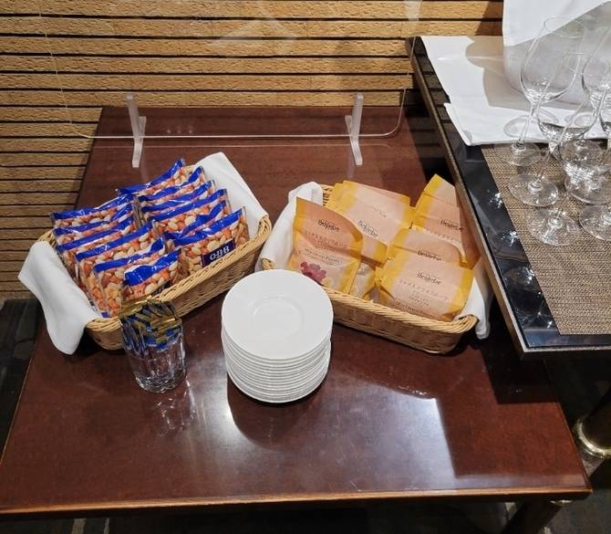 地元のお酒を嗜み
ひとり時間を満喫 / 3