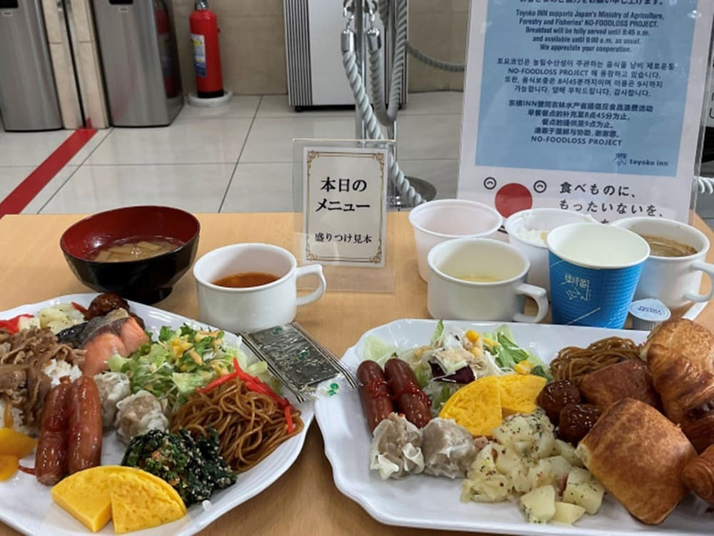 朝食