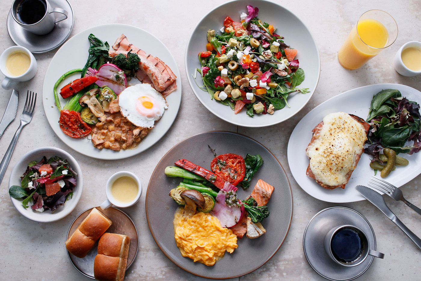 パンはおかわり自由♪カラフルな朝食3398827