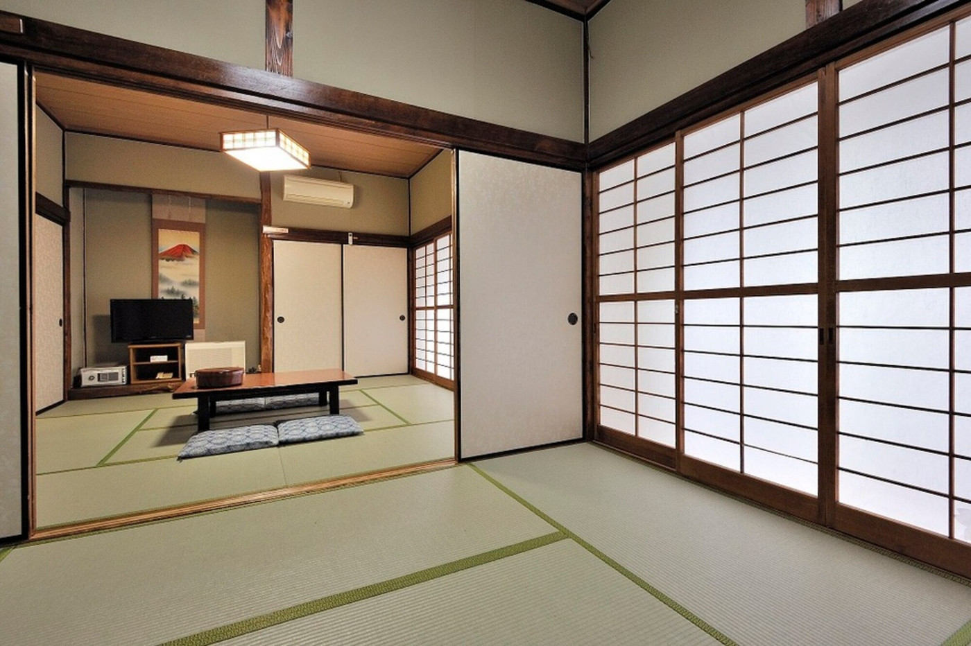 江の島の入り口に佇む、歴史の深みを感じる料理旅館3653178