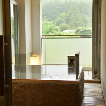 1. 自然を感じながら、二人きりの湯浴みを「ホテルニュー水戸屋」4051895