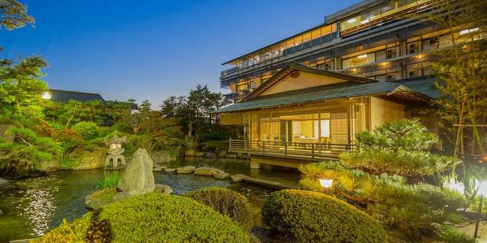 あわら温泉 グランディア芳泉（福井県 旅館） / 1