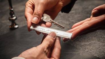 チェックイン / チェックアウト キオスク / 2