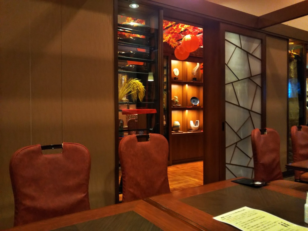 食事処：バイキングだがテーブル間はコロナ対策もしっかり