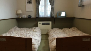 [畳にベッドが有る和室] 3人部屋 共有バス, トイレ 205