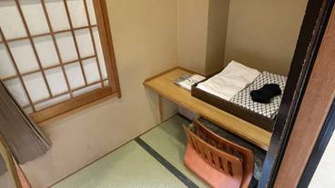 客室 / 15