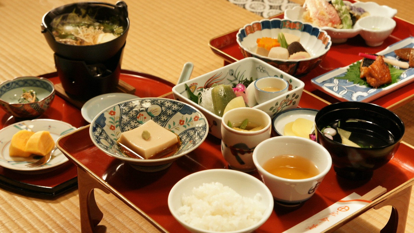 宿坊寺院の半露天風呂付き客室で精進料理を体験!3927368