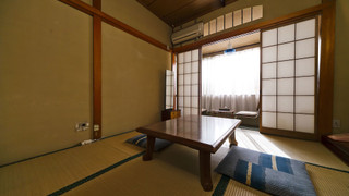 和室25㎡、バス・トイレ共同 （6名様まで）