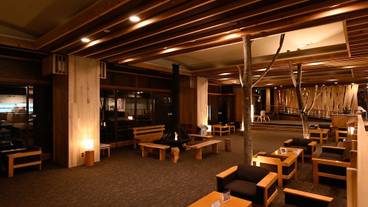 ロビーラウンジ / 3