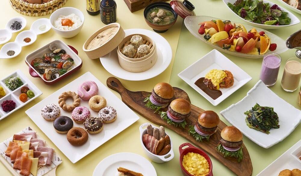 約50種のメニューがある朝食 / 2