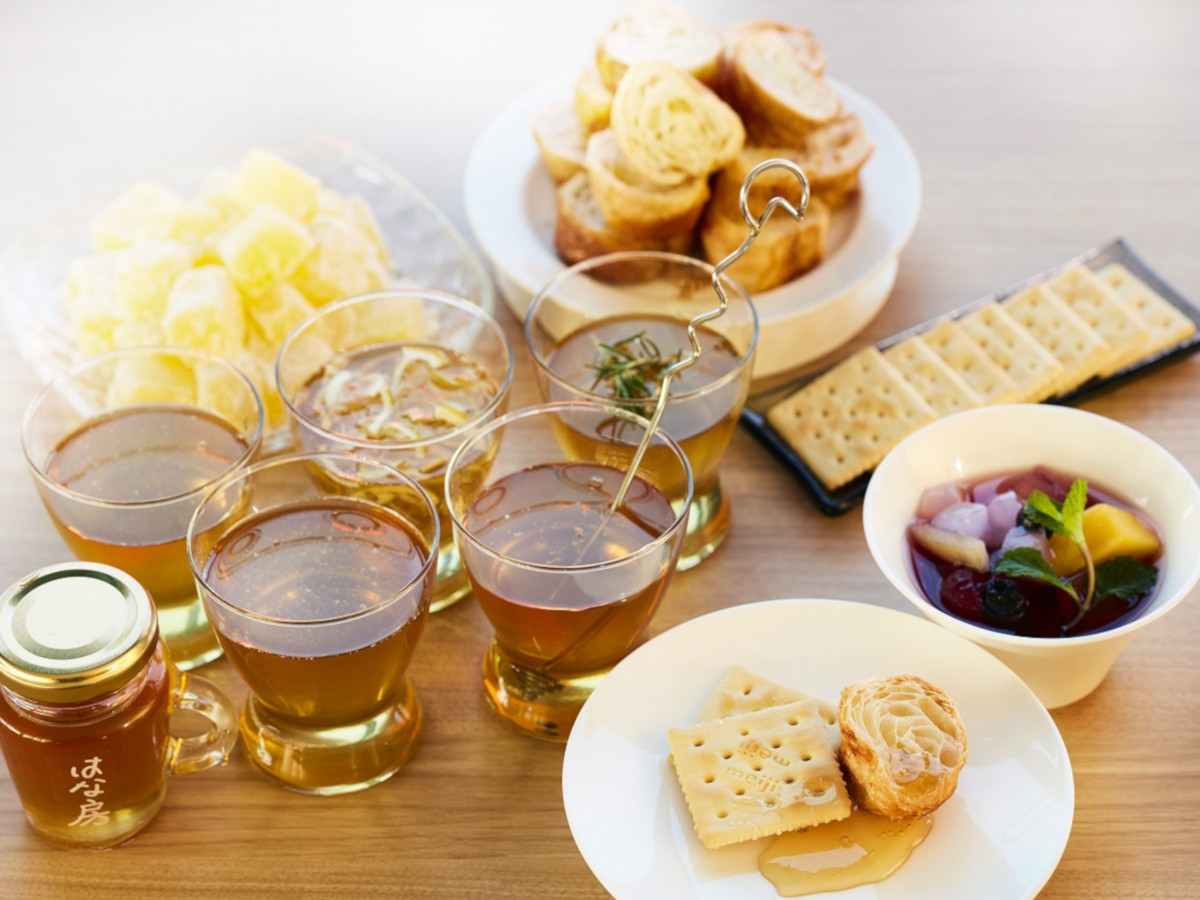 カクテルやお茶漬けバイキングなど、多彩なラウンジサービスに大満足♡4246409