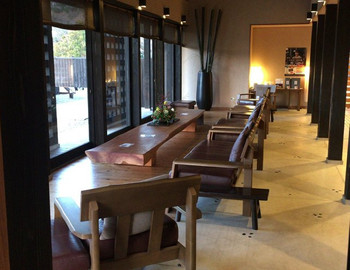 「熊野倶楽部」 内観 79578531 こちらでチェックイン手続き。