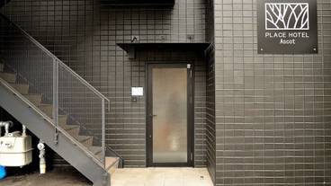 施設の入り口 / 9