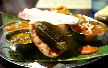 「ダバ インディア」 料理 52612963 パパド・プーリ付き