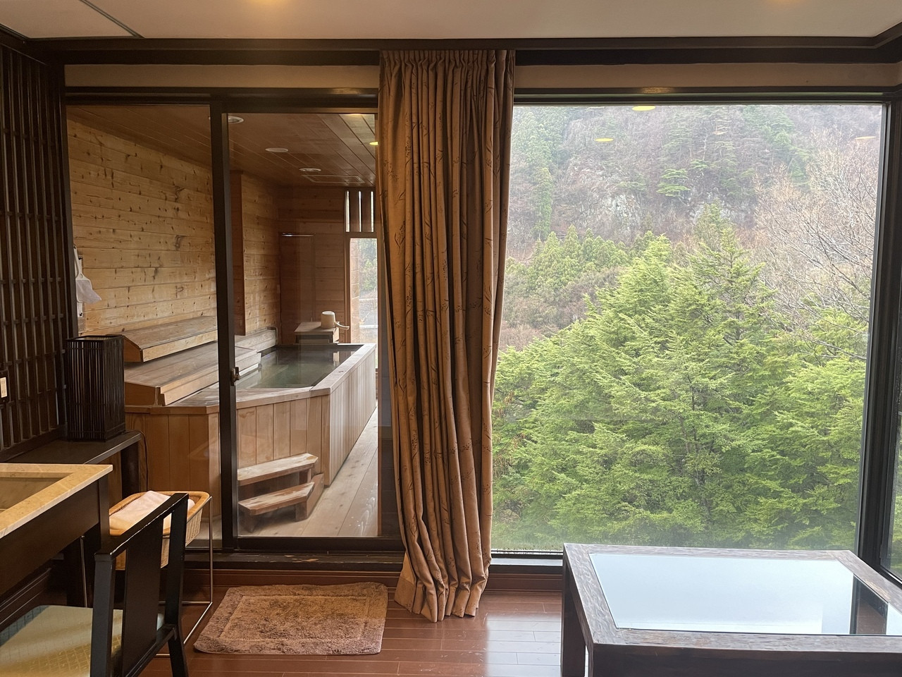 お部屋広々、料理は外したくないって人におすすめ4262286