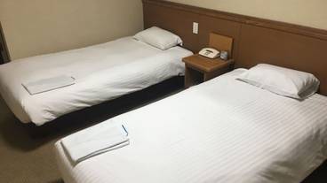 客室 / 26