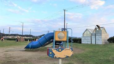 子供用の遊び場 - 屋外 / 4